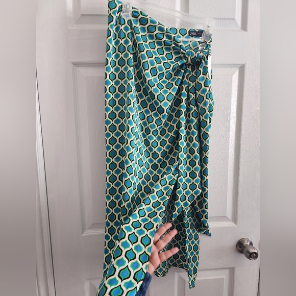 Zara Skirt - Picture 9 of 12